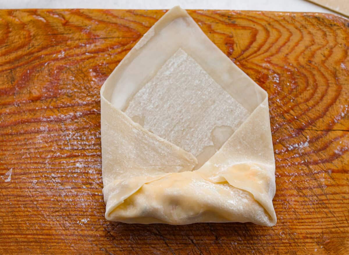 Wrapping the filling like an envelop 