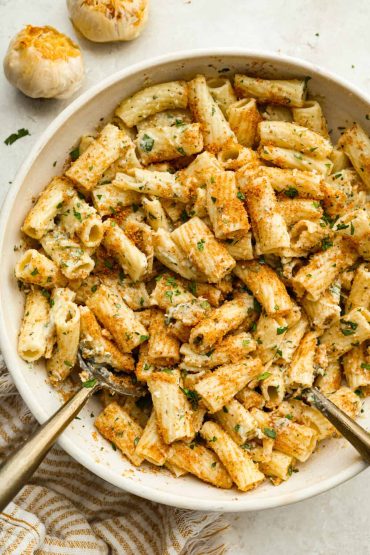 Creamy Garlic Bread Pasta