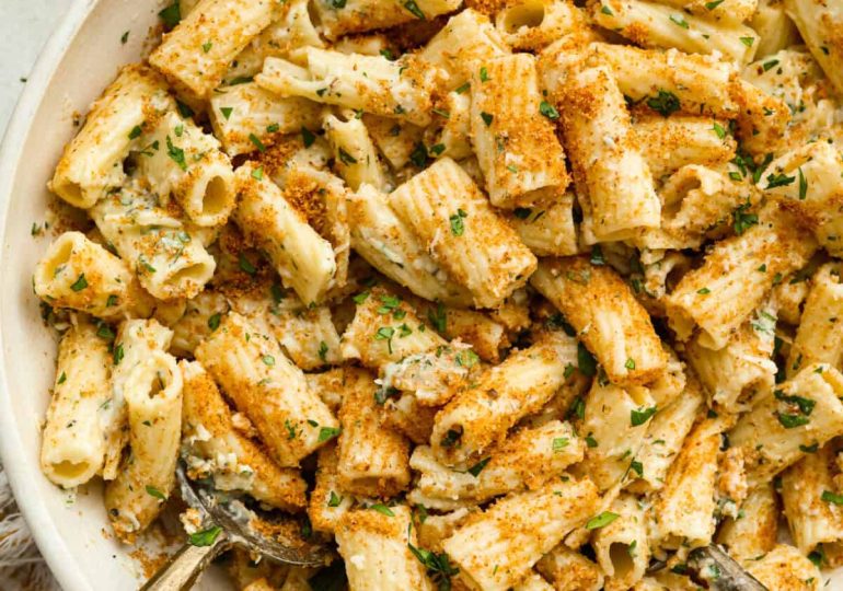 Creamy Garlic Bread Pasta