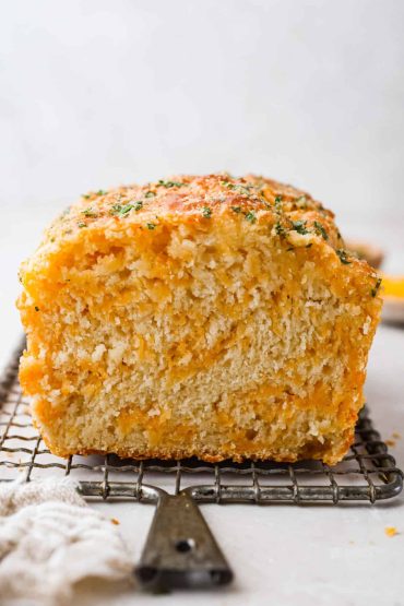 Cheddar Bay Biscuit Bread
